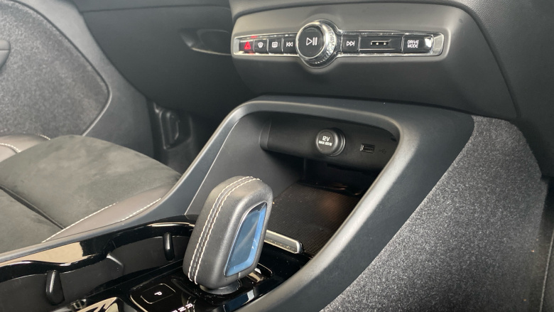 Volvo Xc40 2.0 B4P R DESIGN 5dr Auto Petrol Estate